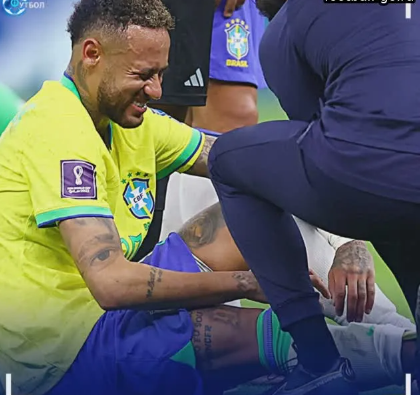 Neymar Uruqvayla oyunda zədələndi: Meydanı ağlayaraq tərk etdi