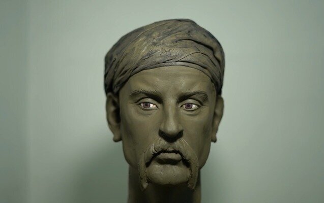 Uzun Həsənin portreti, mum heykəli və mərasim geyimi - Sərgi üçün son hazırlıq gedir