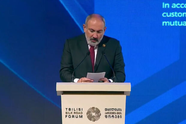 Paşinyan: "Bir neçə aya İrəvanla Bakı arasında sülh sazişi imzalana bilər"