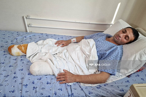 Mina partlayışında iki ayağını itirən şəxs: "Əməliyyatda bir neçə dəfə ürəyim dayanıb" - FOTO