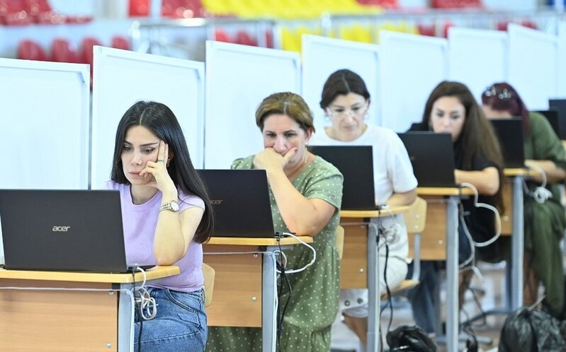 "Müəllimlərin maaşı yenə artırılmalıdır" – Deputat