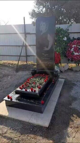 Əri tərəfindən öldürülən müğənninin məzarı - FOTO