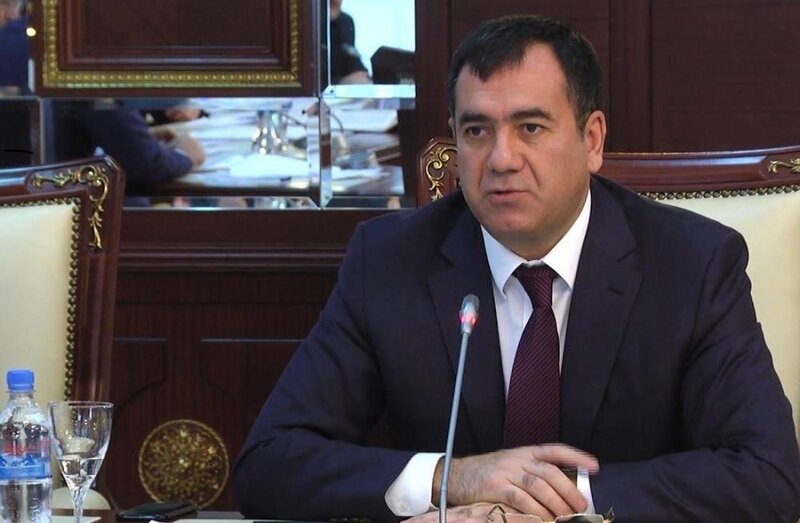 "Hakimlər 10 min manatdan az maaş almamalıdır" - DEPUTAT