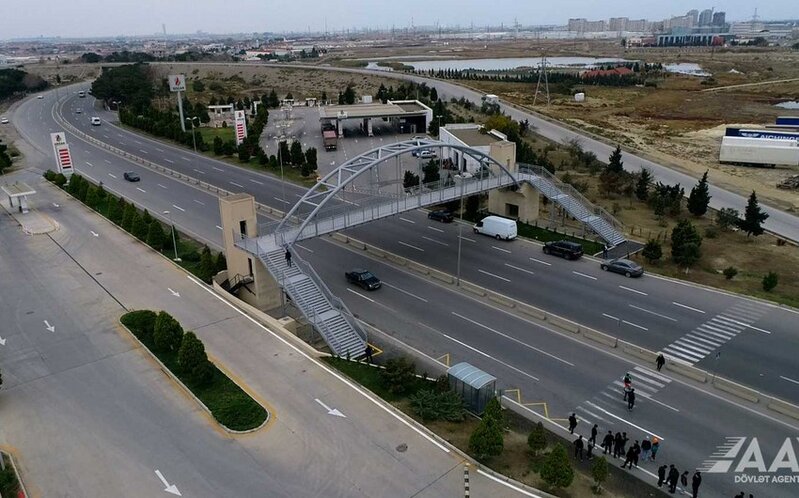 Bakıda yeni yerüstü piyada keçidi vətəndaşların istifadəsinə verilib