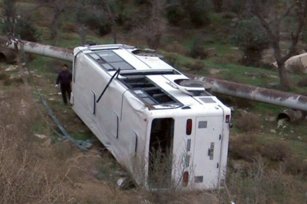 Qusarda avtobus aşıb, xəsarət alanlar var