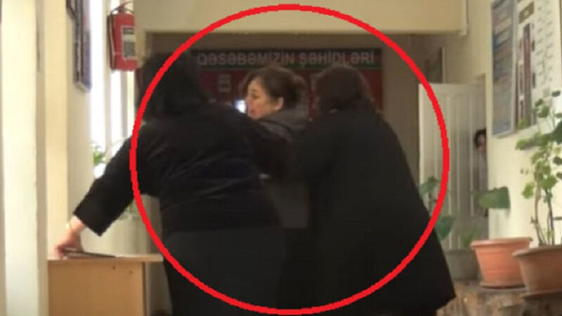 Məktəbdə qalmaqal: Direktor müəllimi döyüb? (VİDEO)