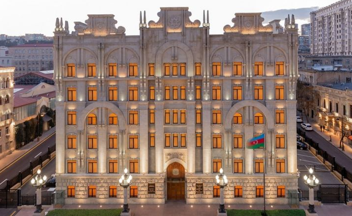 DİN dələduzluq sxemini əyani göstərdi: "Elə təklif gəlir ki, imtina edə bilmirsiniz" - VİDEO