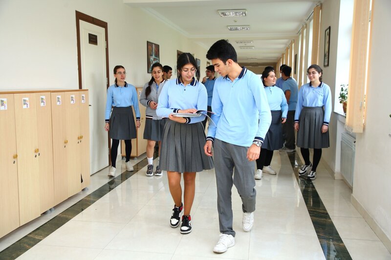 47854 şagirdin məktəbi dəyişildi