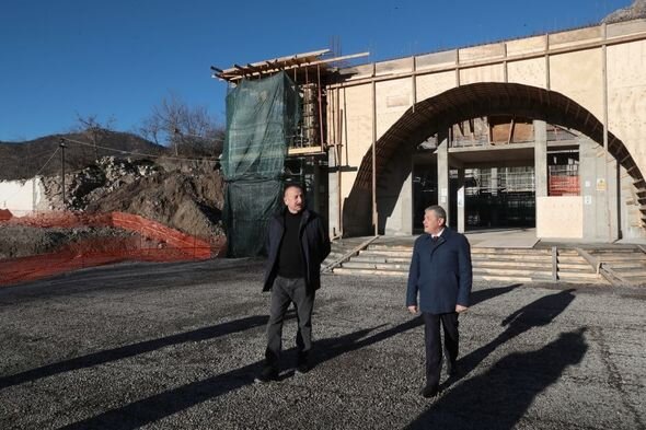 Prezident Daşaltı kənd məscidinin tikintisi ilə tanış olub - FOTO