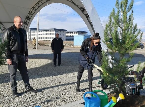 Ağdam şəhər Mərkəzi parkının təməli qoyulub - FOTO