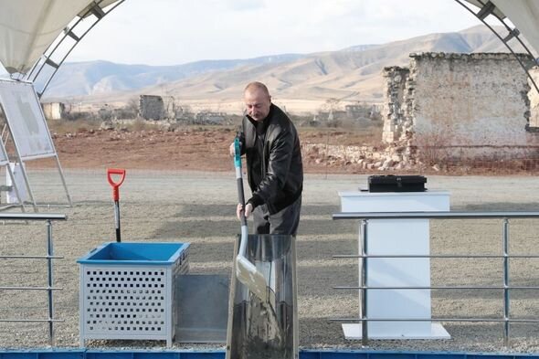 Prezident İlham Əliyev Ağdamın Qiyaslı kəndinin təməlini qoyub - FOTO