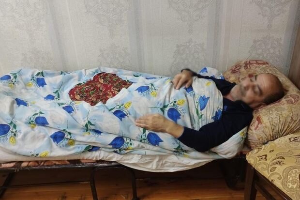 Ağır xəstəliklə mübarizə aparan şəxs: "Övladlarımı yerbəyer etmədən dünyadan köçmək istəmirəm" - FOTO