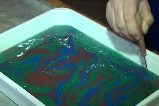 Əsrlərlə yaşı olan ebru sənəti - VİDEO