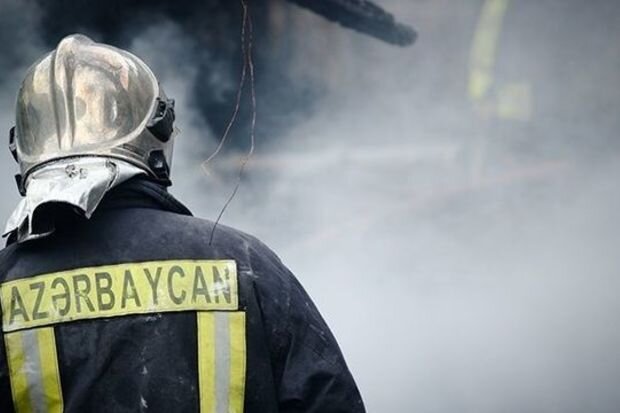 Sumqayıtda yaşayış binasında yanğın: Altı nəfər təxliyə edildi
