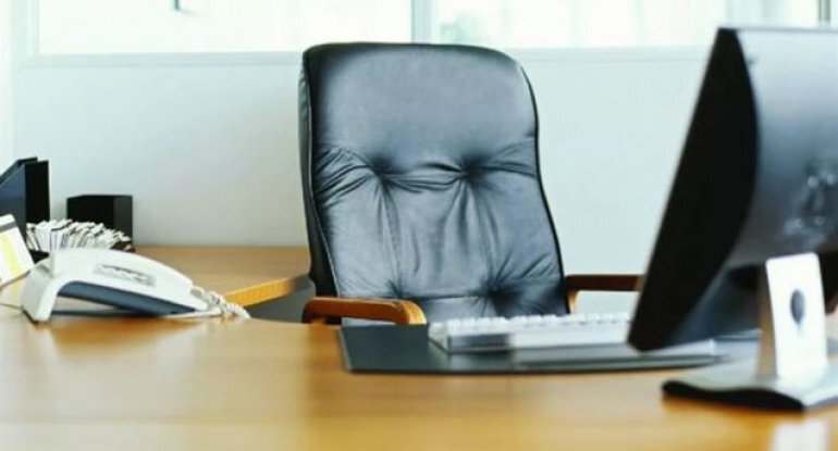 Məktəb direktoru həyat yoldaşını özünə müavin təyin etdi