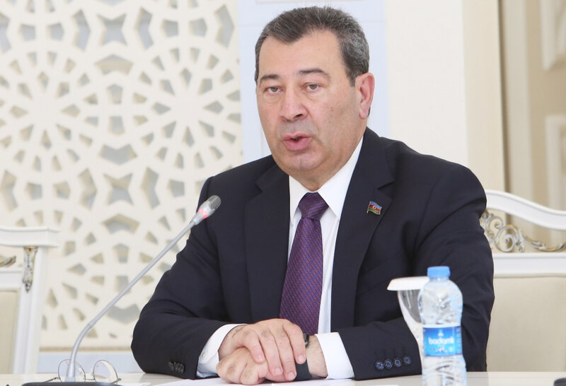 Səməd Seyidov "Şöhrət" ordeni ilə təltif edilib