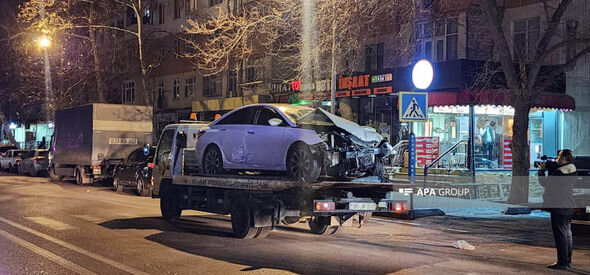 Bakıda FHN-in texnikası qəzaya uğrayıb: Xəsarət alanlar var - FOTO