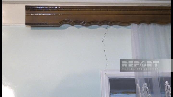 Şirvanda zəlzələ nəticəsində bir neçə evdə çatlar əmələ gəlib - FOTO