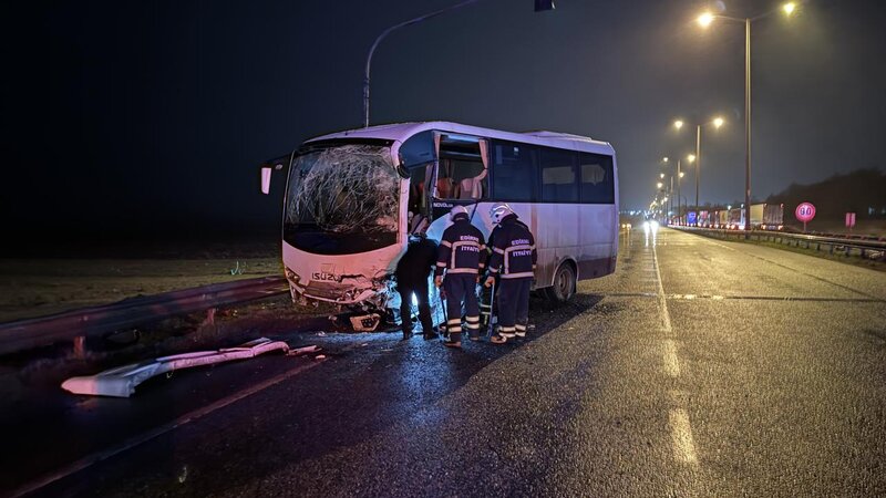 Türkiyədə ağır yol qəzasında 10-u polis olmaqla 11 nəfər xəsarət alıb