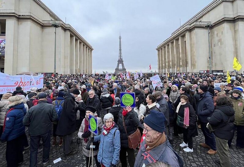 Parisdə yeni miqrasiya qanununa etiraz aksiyası keçirilib