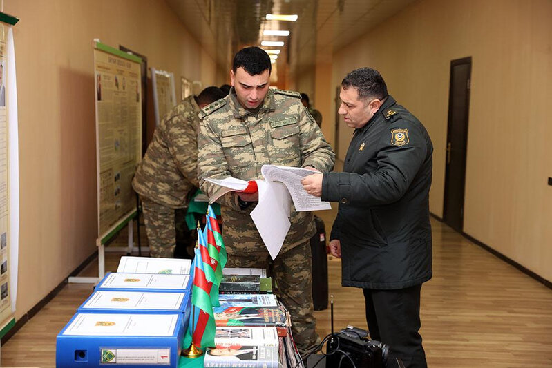 Hərbi hissələrdə sıra baxışları keçirilir, döyüş texnikası və silahlar yoxlanılır - FOTO/VİDEO