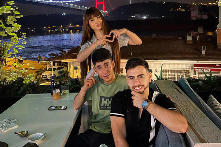 Tiktokerlərin görüntülərini yayanı HANSI CƏZA GÖZLƏYİR?