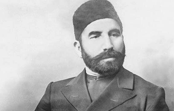 Hacı Zeynalabdin Tağıyevin oğlunun tabutu önündə FOTOsu