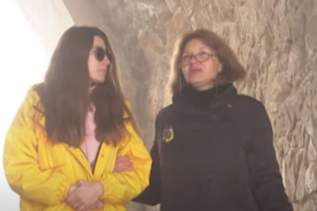 Milli Qəhrəmanın qızı atasının şəhid olduğu məkanda: "Şuşanın hər qarışı mənə atamı xatırladır" - VİDEO