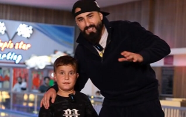 Uşaqlarına söyüş öyrədib TikTokdan pul qazananlar...