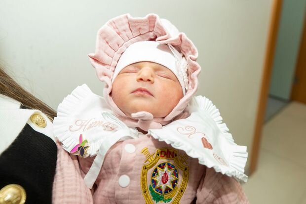 Şəhid hərbi qulluqçumuzun övladı dünyaya gəlib - FOTO