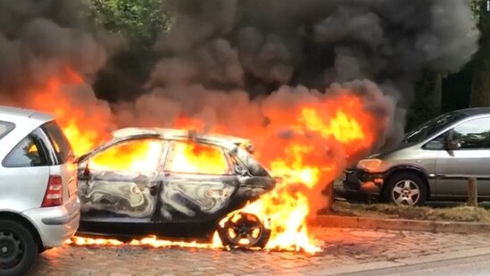Bakıda dəhşət: Sürücü maşında diri-diri yanaraq öldü - VİDEO
