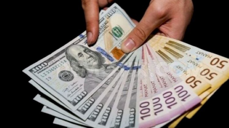 Bankların dollar tələbi kəskin artıb – Devalivasiya təhlükəsi var?