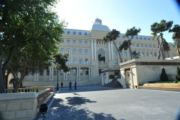 Bakıda telefonunda qeyri-etik videolar tapılan şagirdlərlə bağlı niyə qərar verilmir? - VİDEO