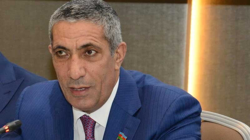 Siyavuş Novruzov: "Bu adamlara 15 gün küçə süpürtmək lazımdır"