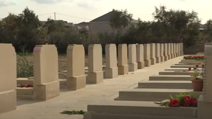 Bahalı qəbirlər tarixə qovuşur! Qəbir yeri alınması da YIĞIŞDIRILIR - VİDEO