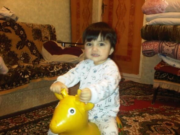 Leykozdan əziyyət çəkən körpənin anası: "Sizə yalvarıram, övladımı ölümə tərk etməyin" - FOTO