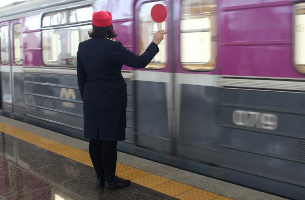 Metrodan istifadə edənlərin NƏZƏRİNƏ - Bu stansiyaya giriş bağlandı