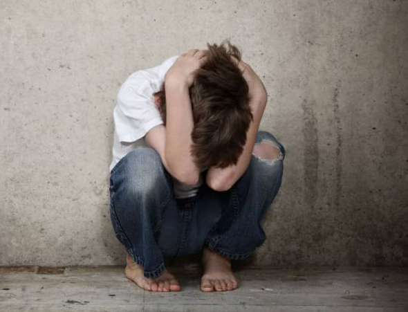 Azərbaycanda müəllimə 9 yaşlı uşağına işgəncə verdi - Nənədən ŞOK İDDİA - FOTO