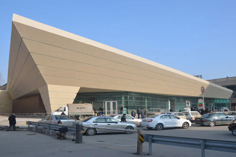 Bakının mərkəzində daha bir əraziyə şəxsi avtomobillərlə giriş qadağan edildi - FOTO/VİDEO