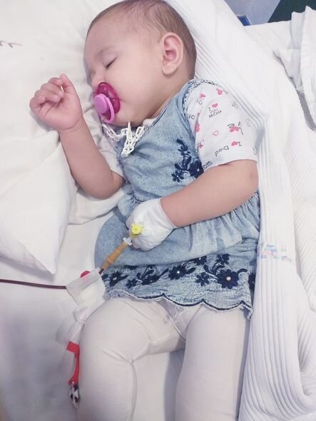 Körpə Nurayın atası: "İmkan olmadığı üçün müalicə yarımçıq qalıb" - FOTO