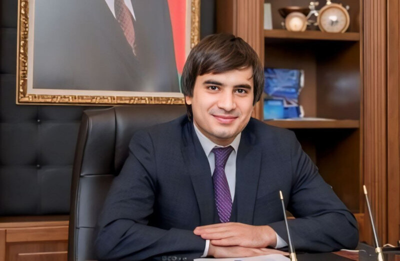 Qızının ailəsinin dağıldığı deyilən deputatın oğlu da boşandı - FOTO