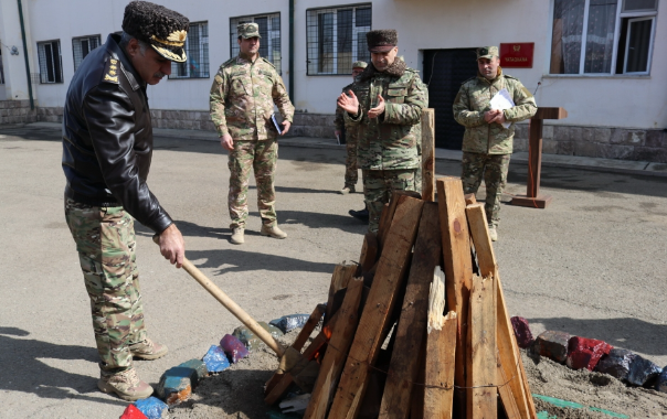 Hərbi prokuror Xanlar Vəliyev Şuşa və Xankəndidə hərbçilərlə görüşüb