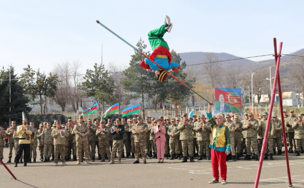 Hərbi prokuror Xanlar Vəliyev Şuşa və Xankəndidə hərbçilərlə görüşüb