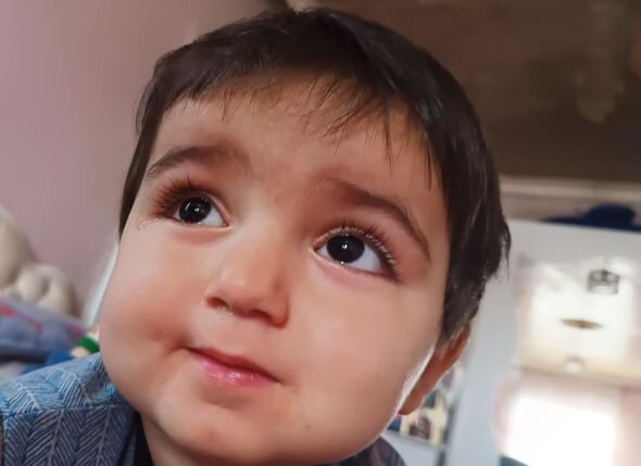 İki yaşlı Raulun anası: "Gün ərzində 3-4 dəfə epilepsiyası tutur" - FOTO