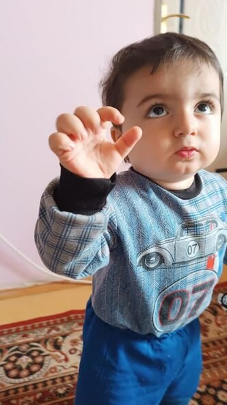 İki yaşlı Raulun anası: "Gün ərzində 3-4 dəfə epilepsiyası tutur" - FOTO