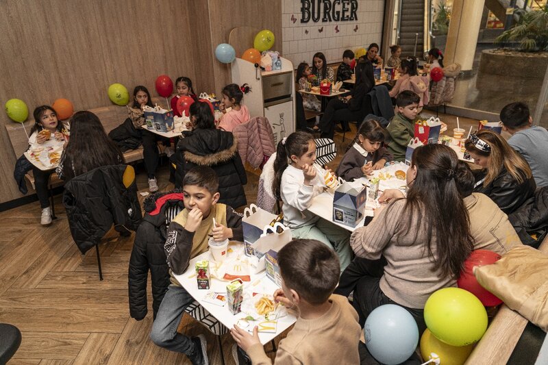 "McDonald’s Azərbaycan" və DSMF şəhid övladları üçün xeyriyyə tədbiri keçirib - FOTO - VİDEO