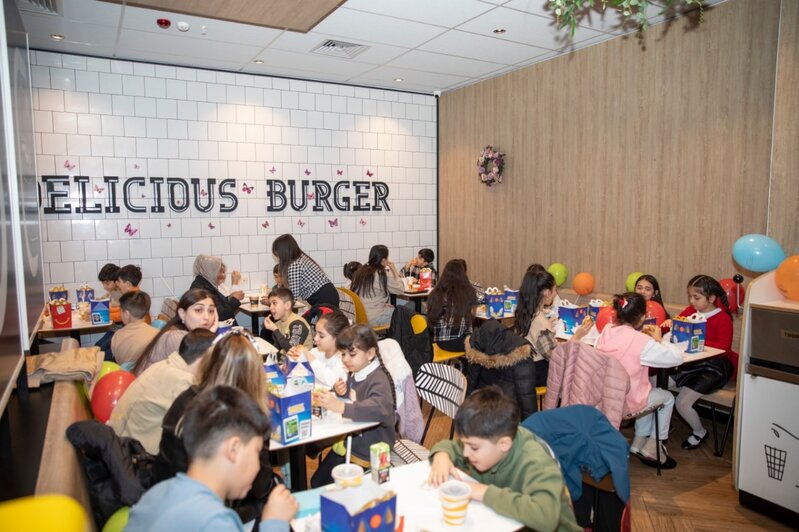 "McDonald’s Azərbaycan" və DSMF şəhid övladları üçün xeyriyyə tədbiri keçirib - FOTO - VİDEO