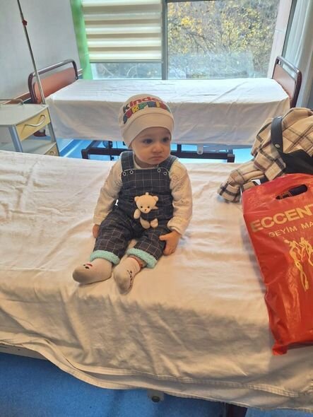 Körpə Hüseyn yardımsevər şəxslərin dəstəyinə möhtacdır: Müalicə üçün 600 manat lazımdır - FOTO