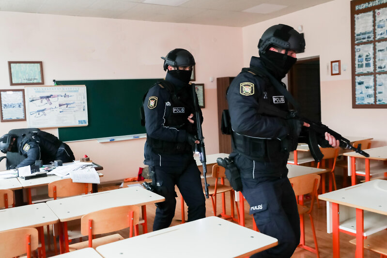 Ermənilər bunu da etdi: Fortepianoya qumbara qoydular - FOTO