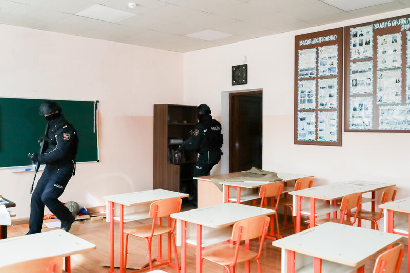 Ermənilər bunu da etdi: Fortepianoya qumbara qoydular - FOTO